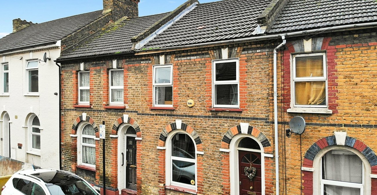 2 bedroom house for sale in Gravesend | Robinson Michael & Jackson