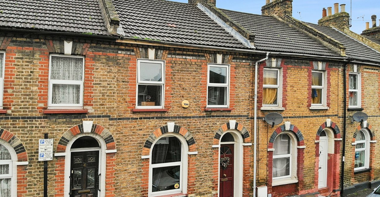 2 bedroom house for sale in Gravesend | Robinson Michael & Jackson