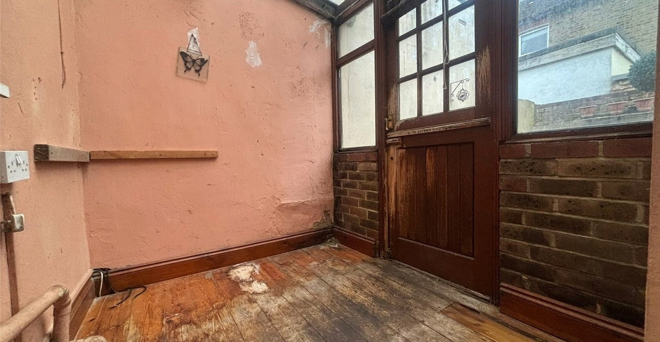 2 bedroom house for sale in Gravesend | Robinson Michael & Jackson