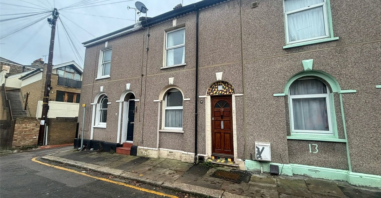 2 bedroom house for sale in Gravesend | Robinson Michael & Jackson