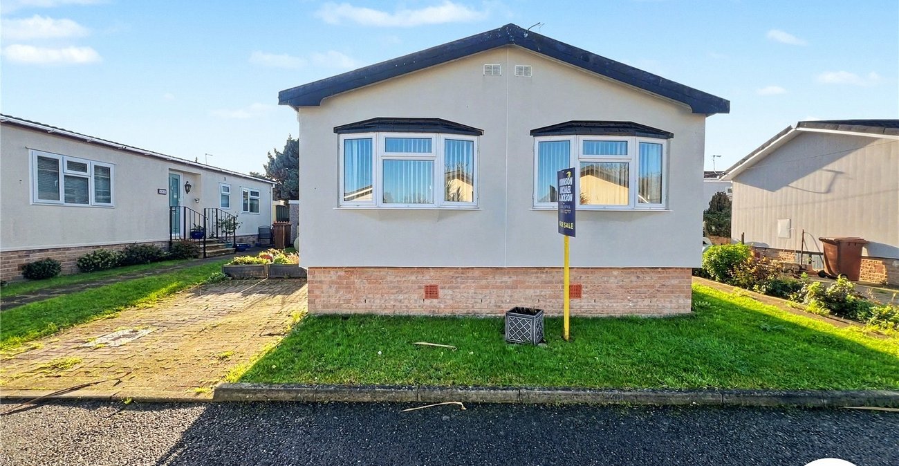 2 bedroom bungalow for sale in Vicarage Lane | Robinson Michael & Jackson