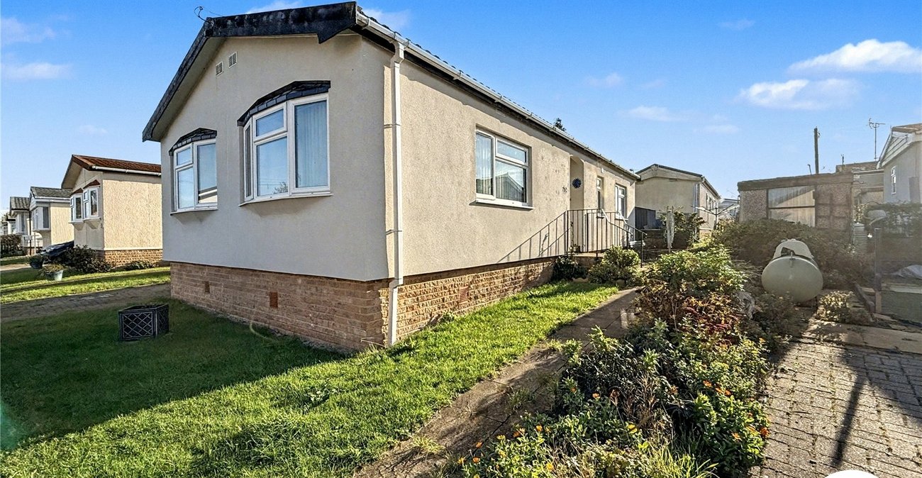 2 bedroom bungalow for sale in Vicarage Lane | Robinson Michael & Jackson