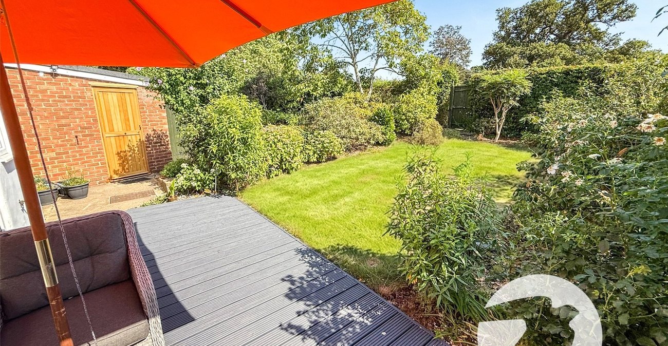 3 bedroom house for sale in London | Robinson Jackson