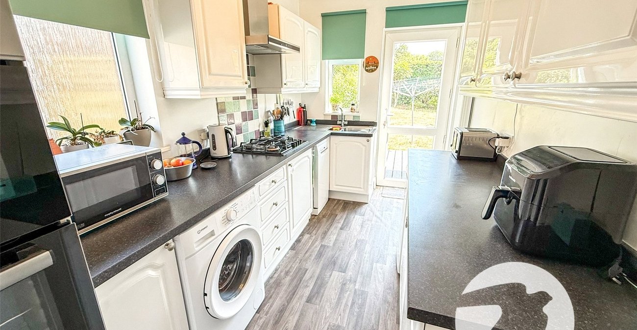 3 bedroom house for sale in London | Robinson Jackson
