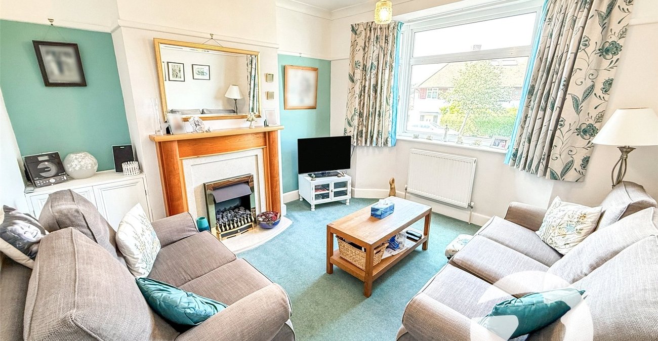 3 bedroom house for sale in London | Robinson Jackson