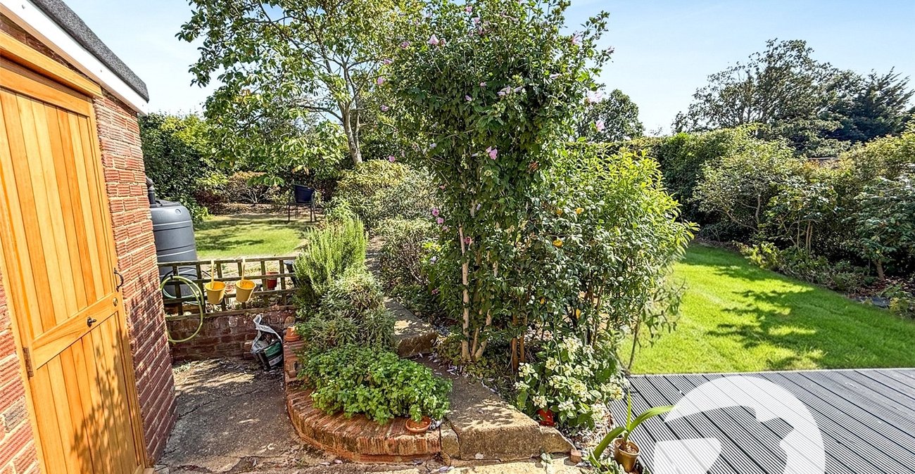 3 bedroom house for sale in London | Robinson Jackson