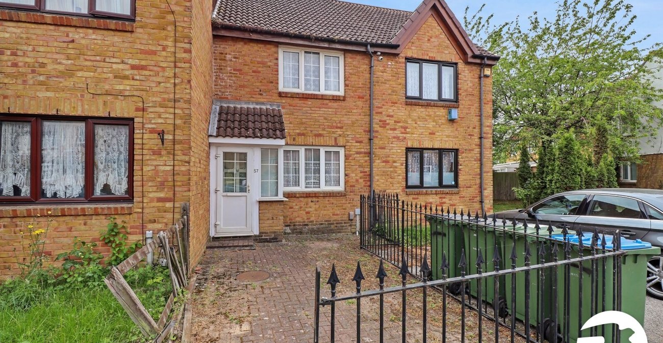 2 bedroom house for sale in London | Robinson Jackson