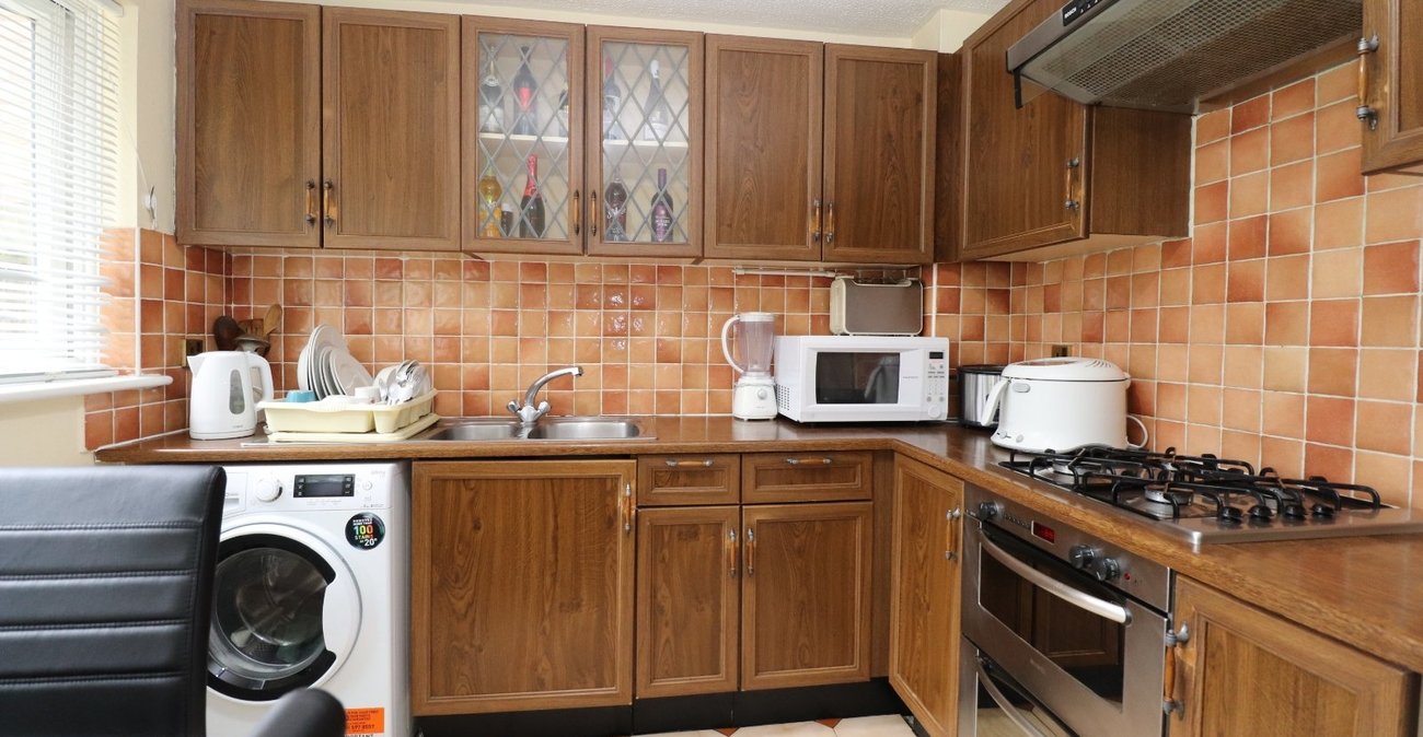 2 bedroom house for sale in Thamesmead | Robinson Jackson