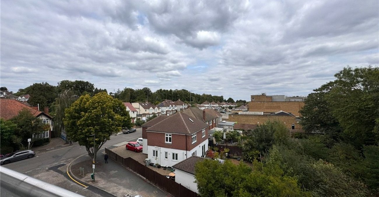 2 bedroom property for sale in Orpington | Robinson Jackson