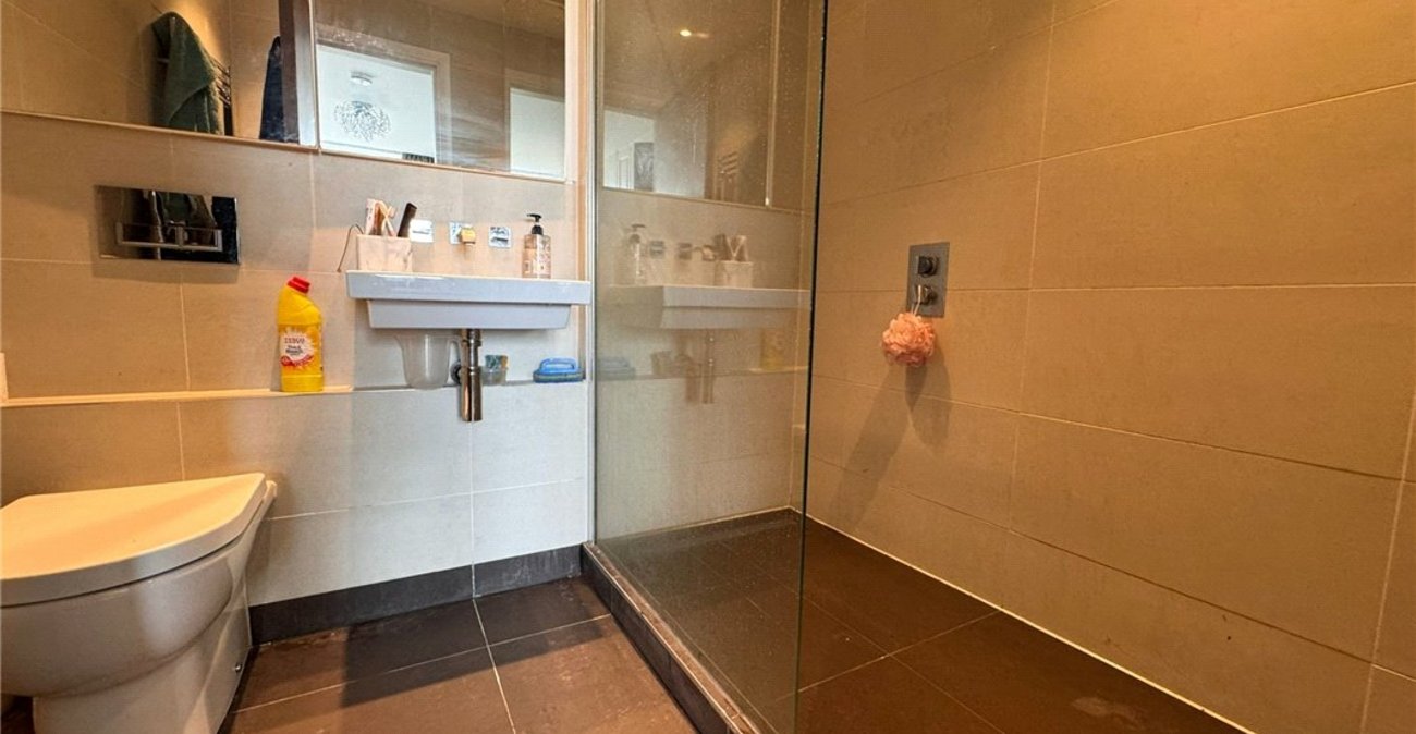 2 bedroom property for sale in Orpington | Robinson Jackson