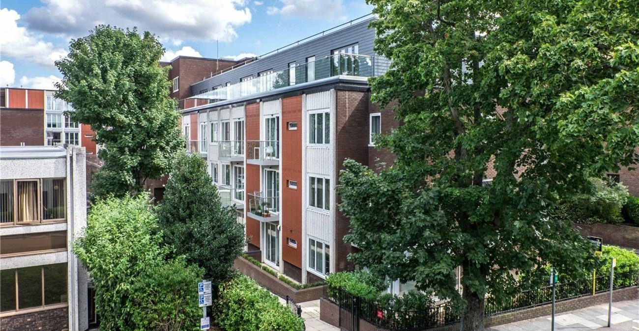 2 bedroom property for sale in Orpington | Robinson Jackson