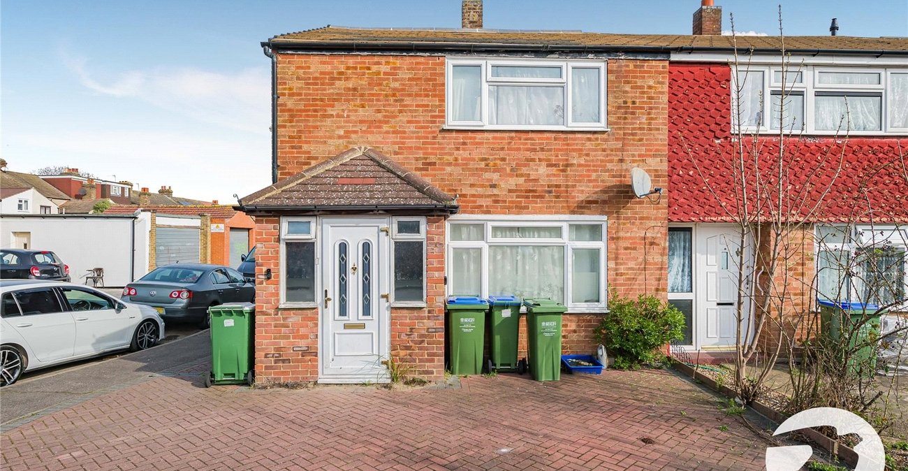 3 bedroom house for sale in Welling | Robinson Jackson