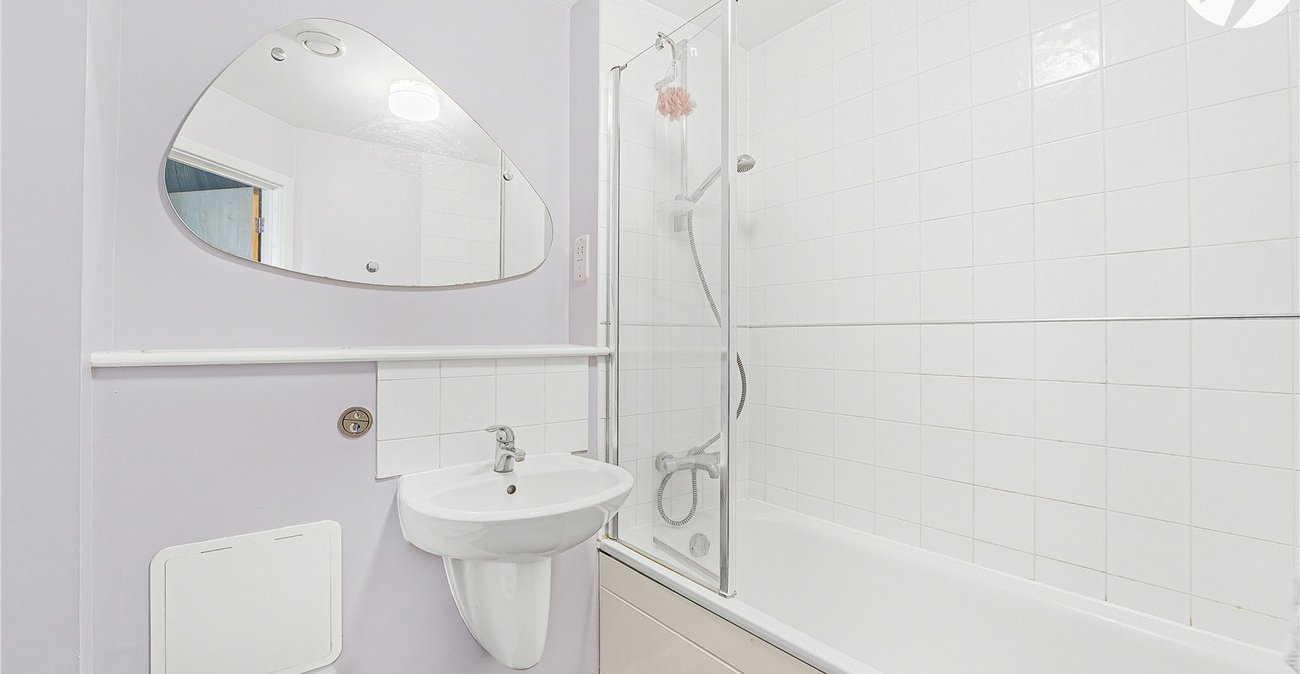 2 bedroom property for sale in Carmichael Avenue | Robinson Jackson