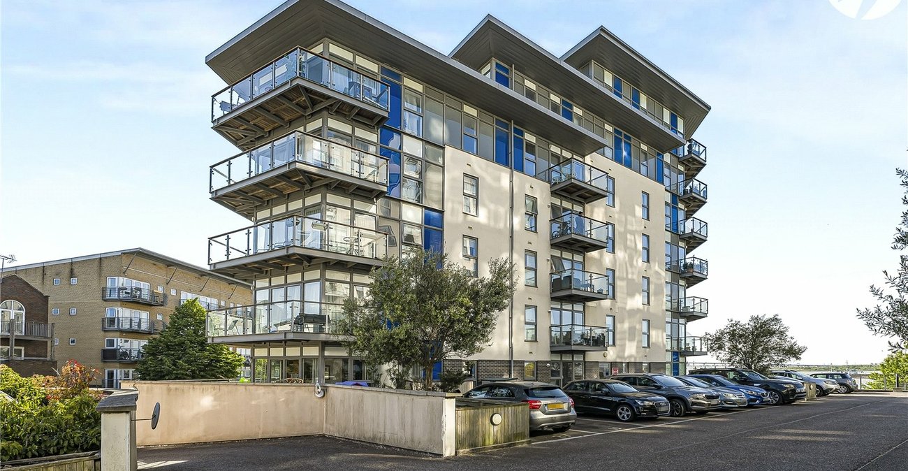 2 bedroom property for sale in Carmichael Avenue | Robinson Jackson