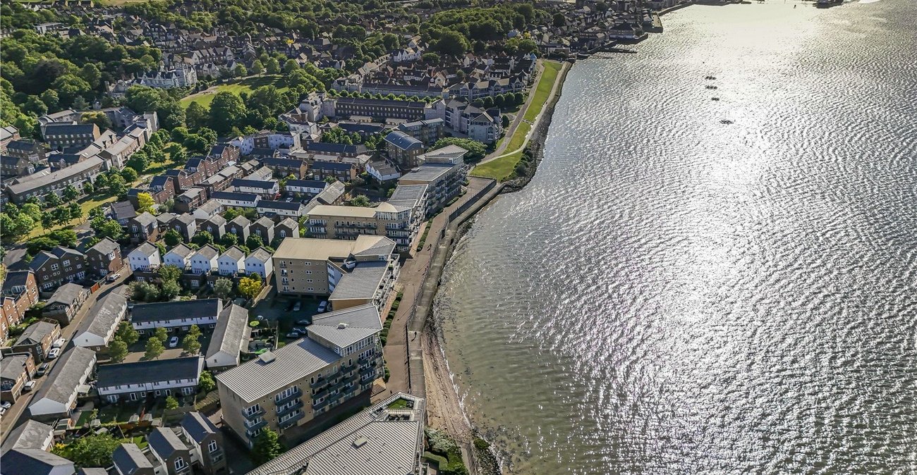 2 bedroom property for sale in Carmichael Avenue | Robinson Jackson