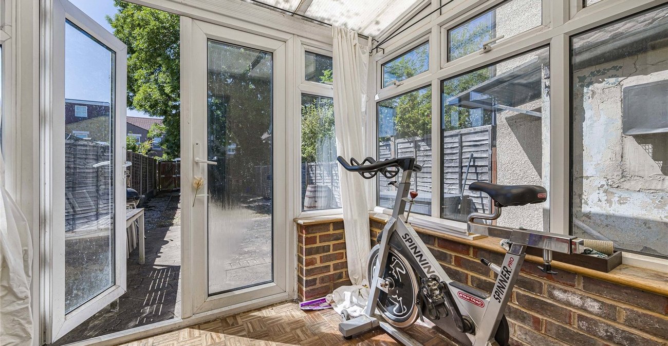 2 bedroom house for sale in Welling | Robinson Jackson