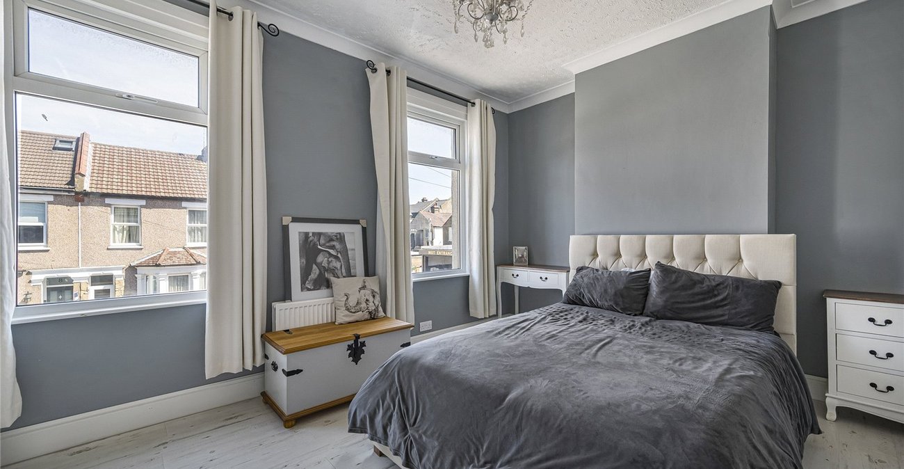 2 bedroom house for sale in Welling | Robinson Jackson