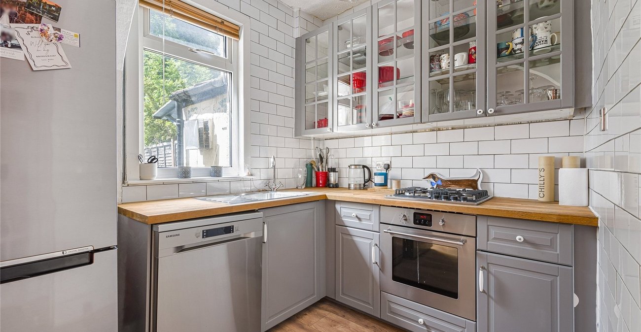 2 bedroom house for sale in Welling | Robinson Jackson