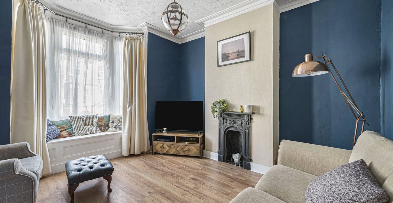 2 bedroom house for sale in Welling | Robinson Jackson