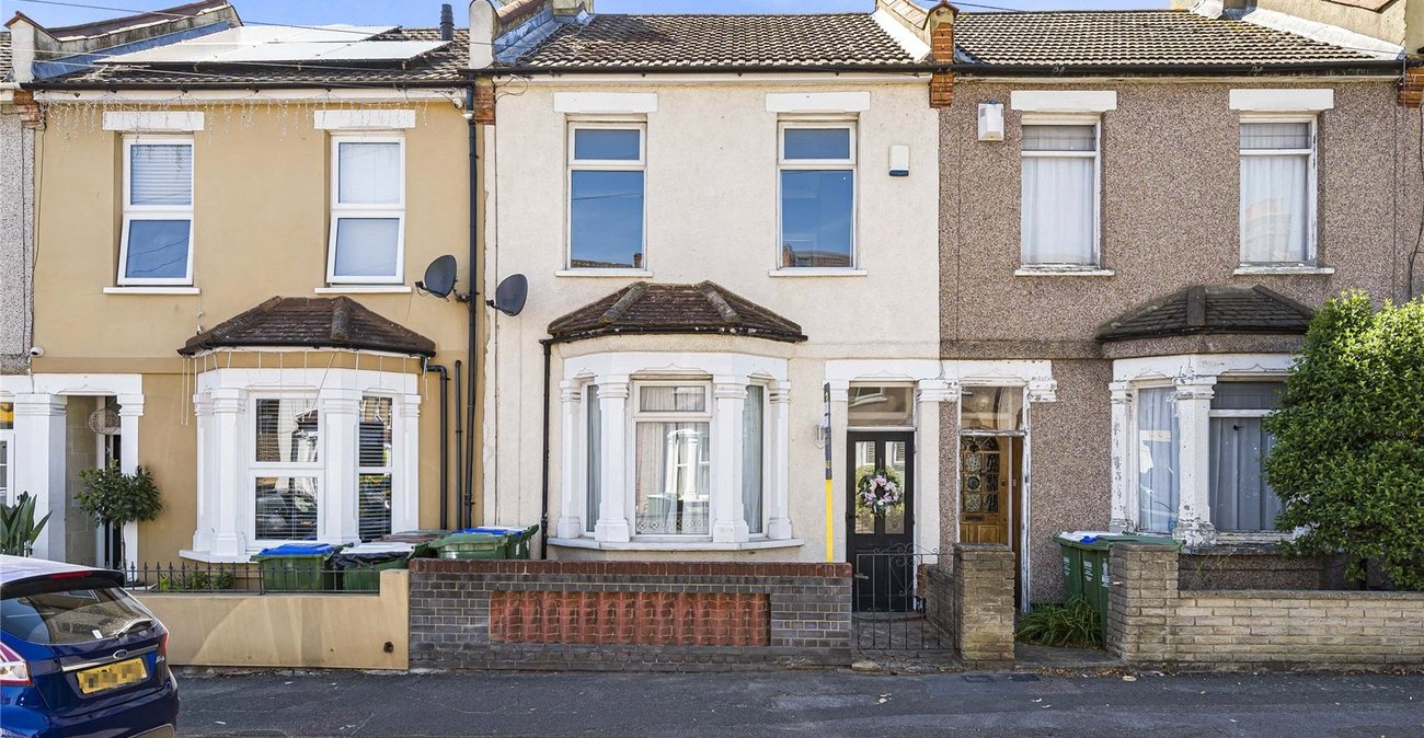 2 bedroom house for sale in Welling | Robinson Jackson