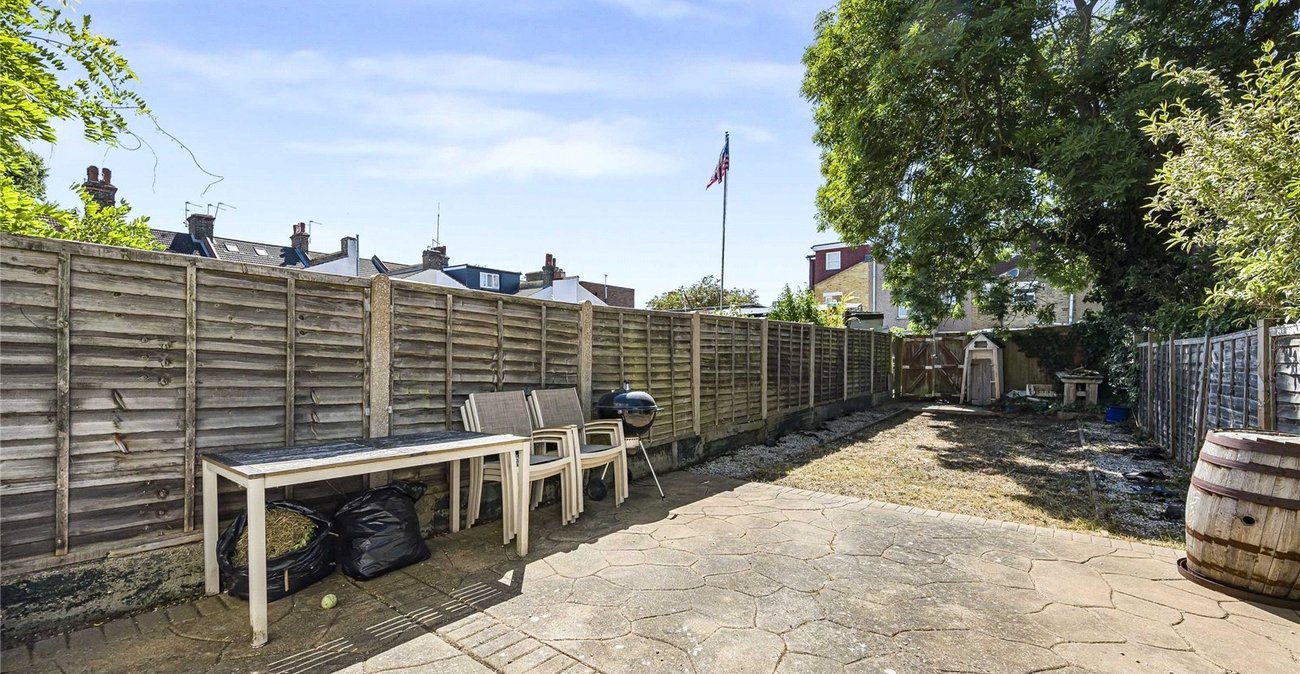 2 bedroom house for sale in Welling | Robinson Jackson