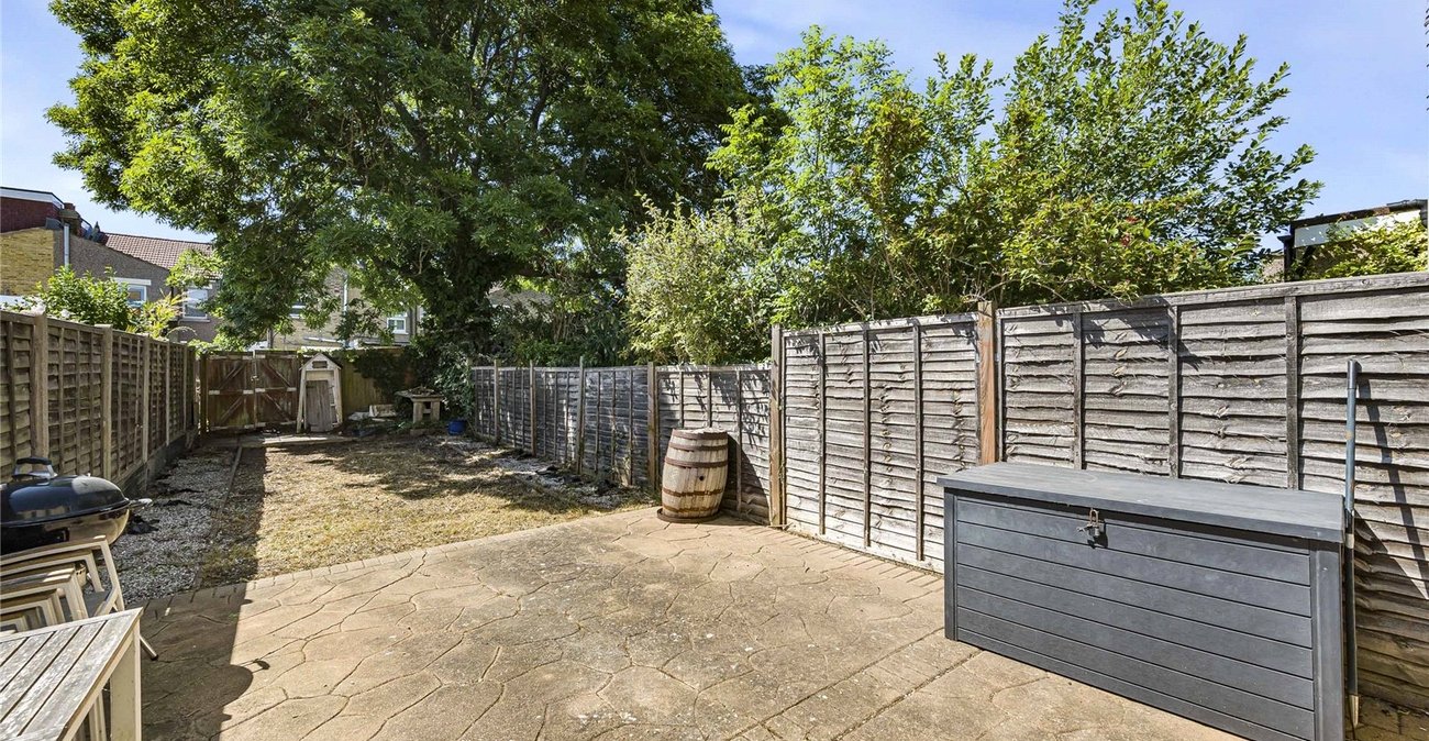 2 bedroom house for sale in Welling | Robinson Jackson