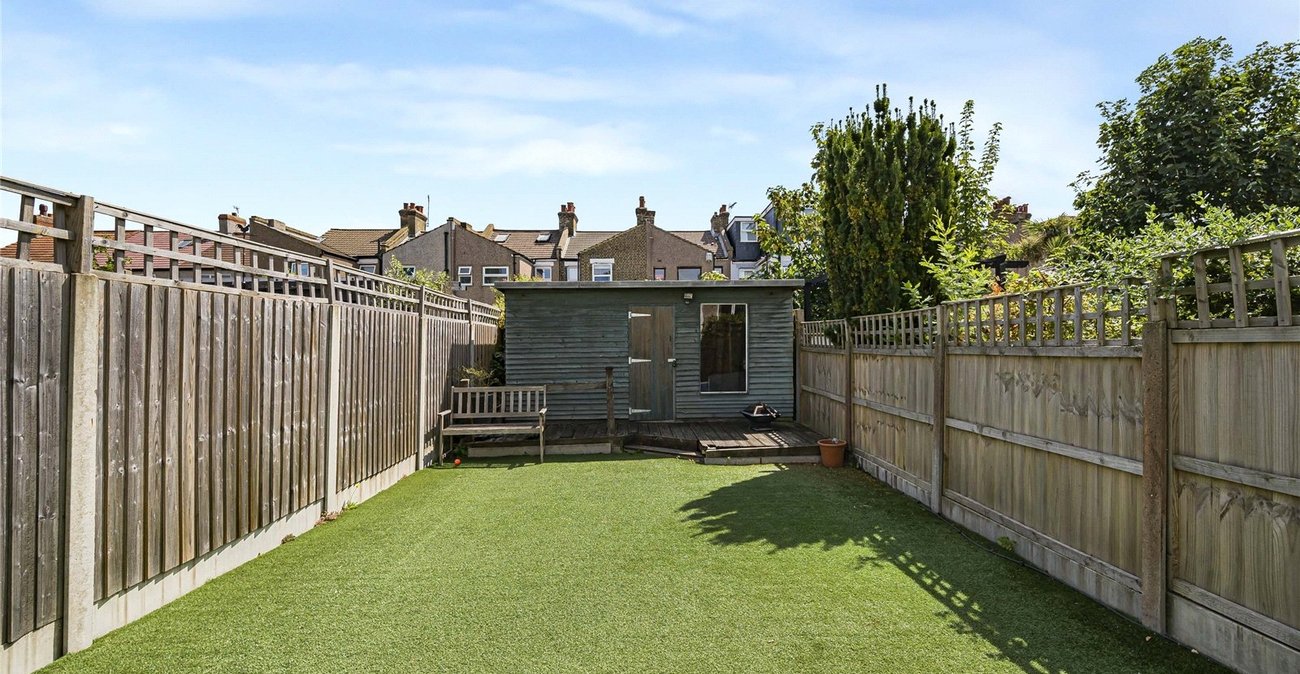 3 bedroom house for sale in Welling | Robinson Jackson