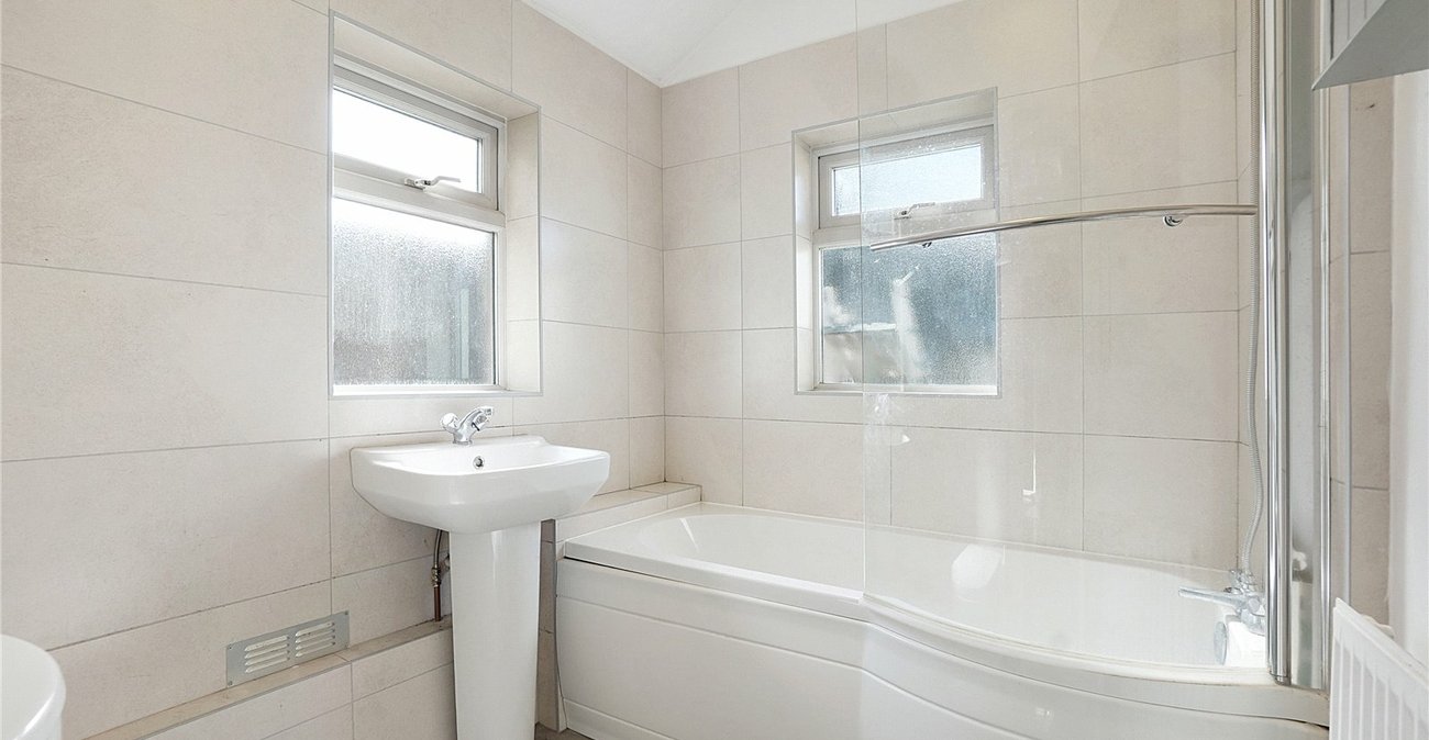 2 bedroom house for sale in Swanscombe | Robinson Jackson