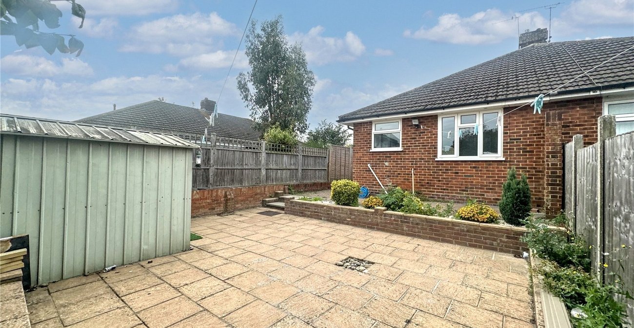 1 bedroom bungalow for sale in Rainham | Robinson Michael & Jackson