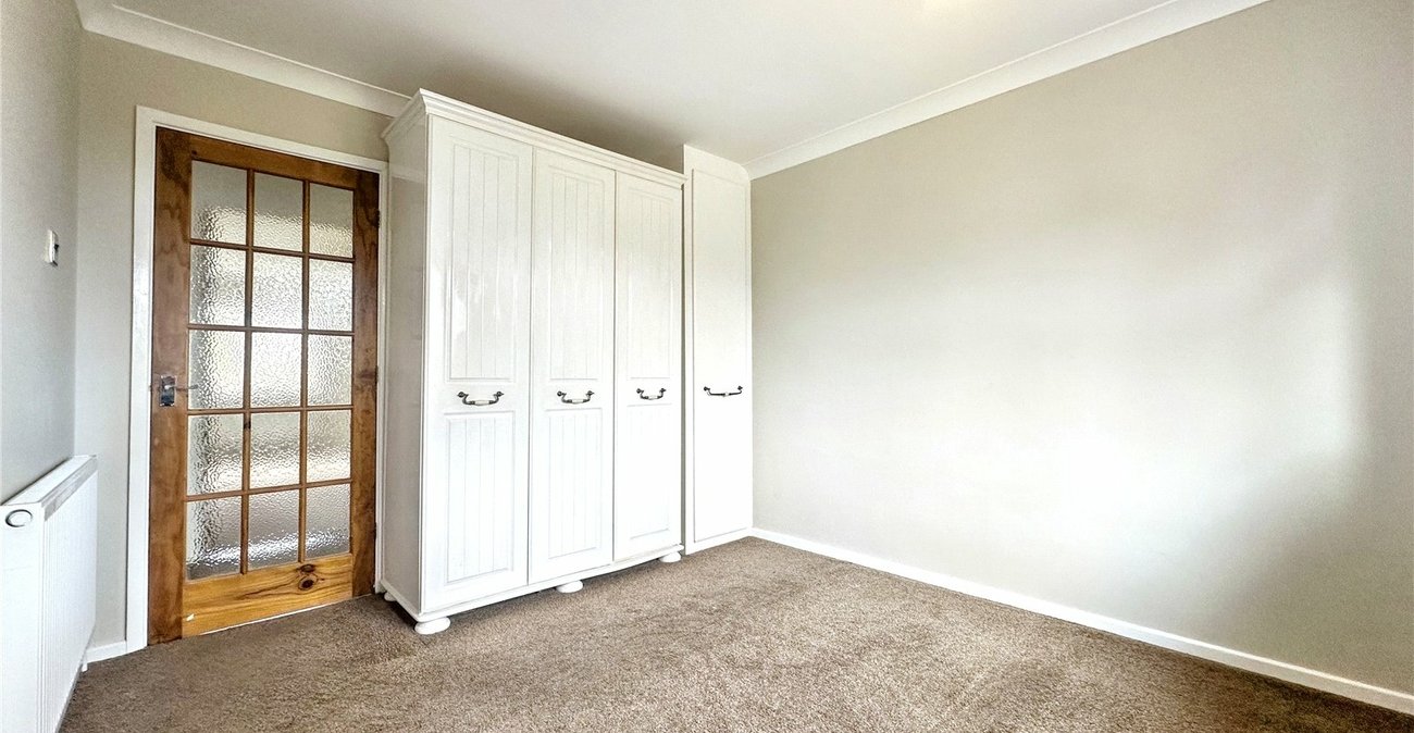 1 bedroom bungalow for sale in Rainham | Robinson Michael & Jackson