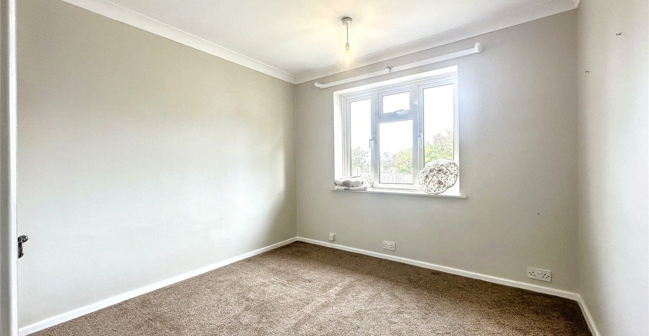 1 bedroom bungalow for sale in Rainham | Robinson Michael & Jackson