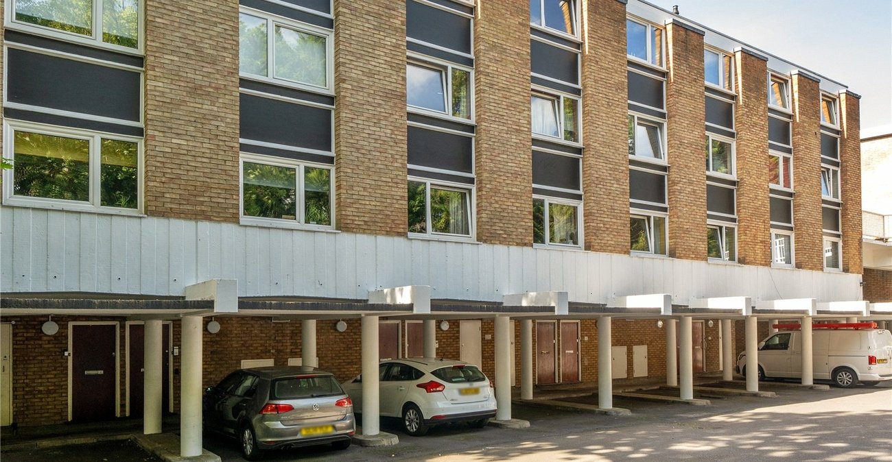 2 bedroom property for sale in London | Robinson Jackson