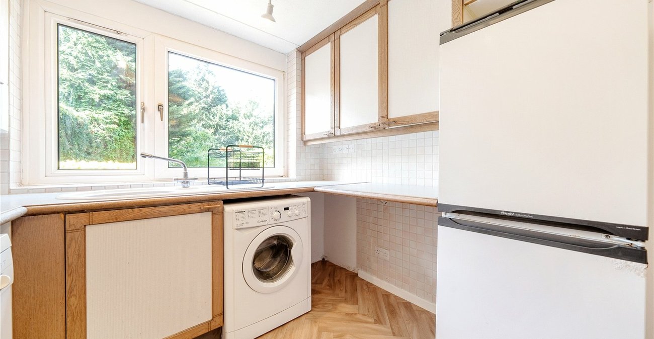 2 bedroom property for sale in London | Robinson Jackson