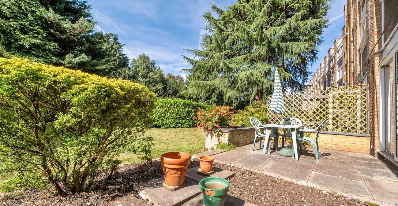 2 bedroom property for sale in London | Robinson Jackson