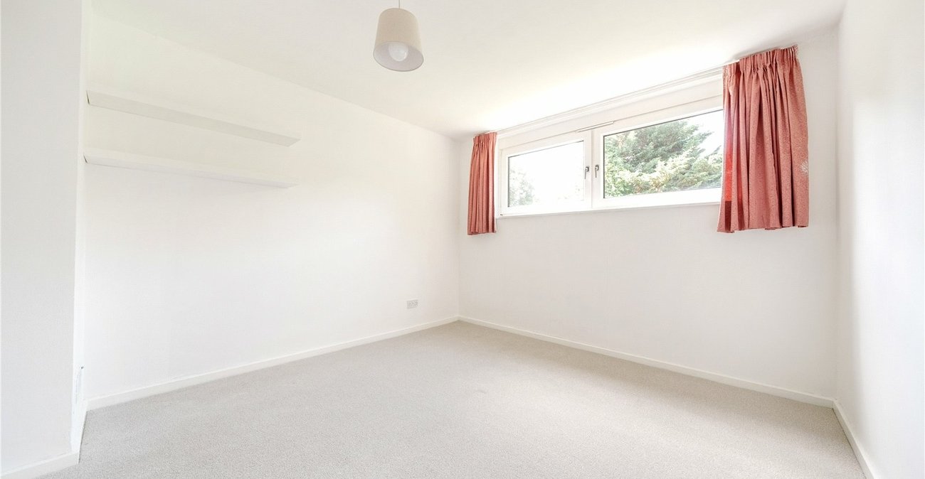 2 bedroom property for sale in London | Robinson Jackson