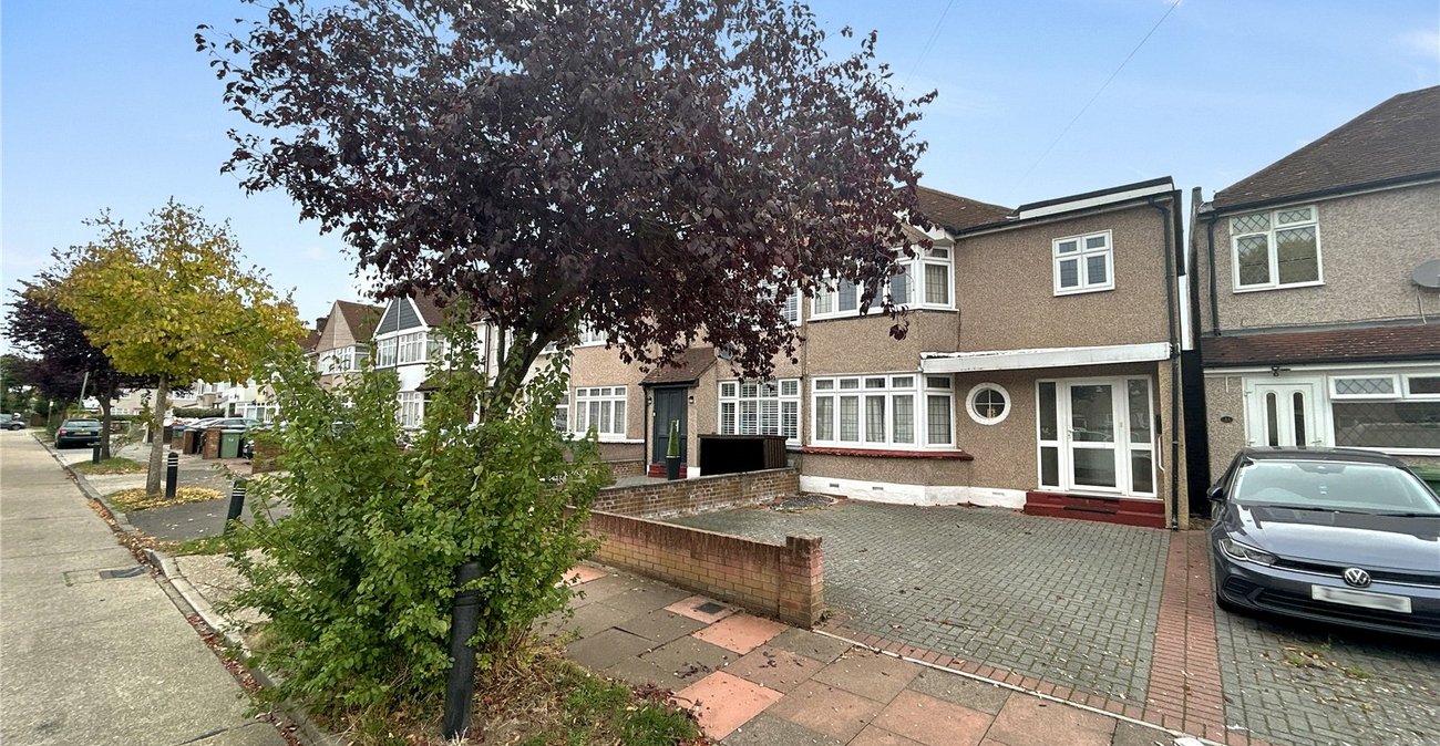 3 bedroom house for sale in Sidcup | Robinson Jackson