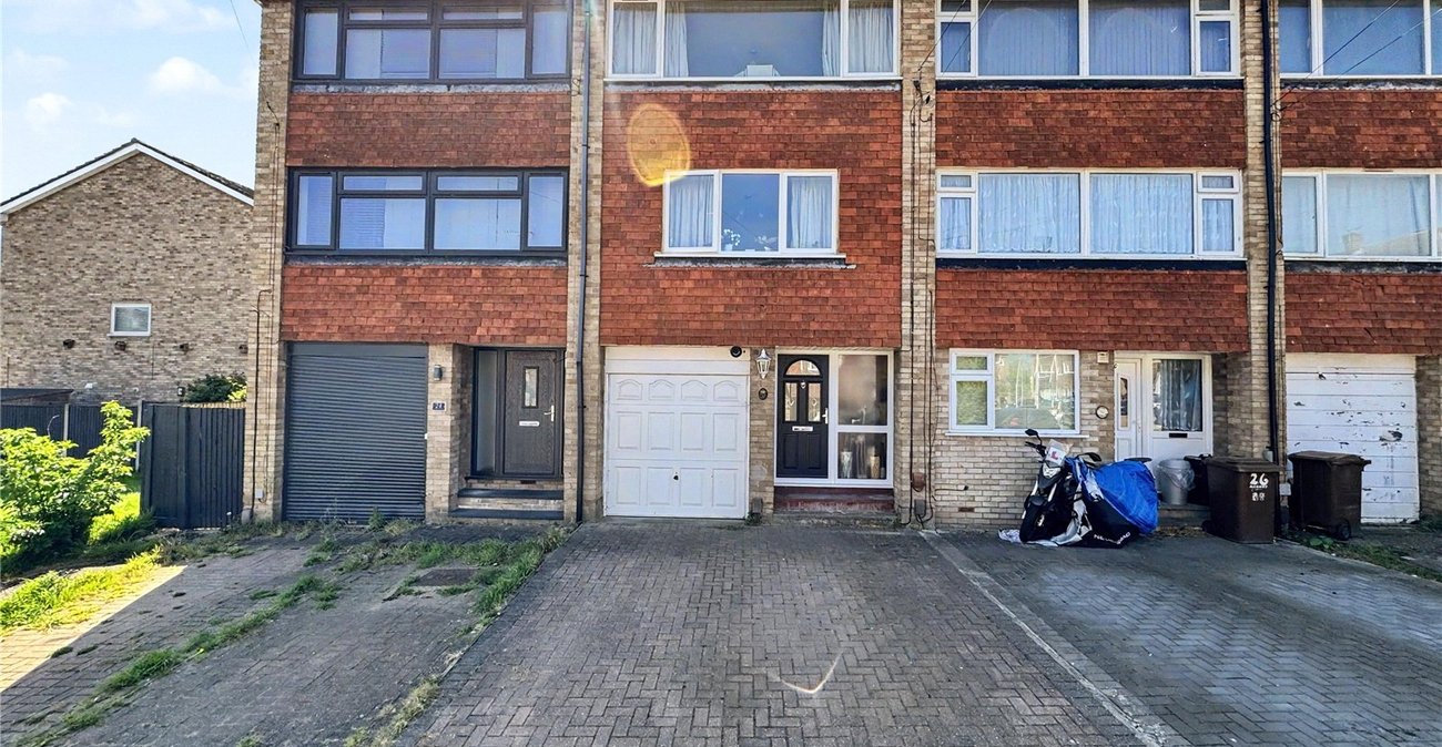 4 bedroom property for sale in Rainham | Robinson Michael & Jackson
