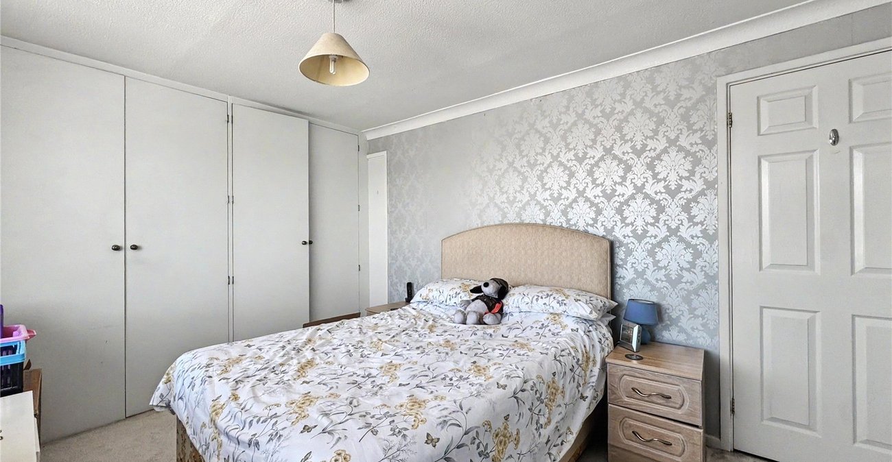 4 bedroom property for sale in Rainham | Robinson Michael & Jackson