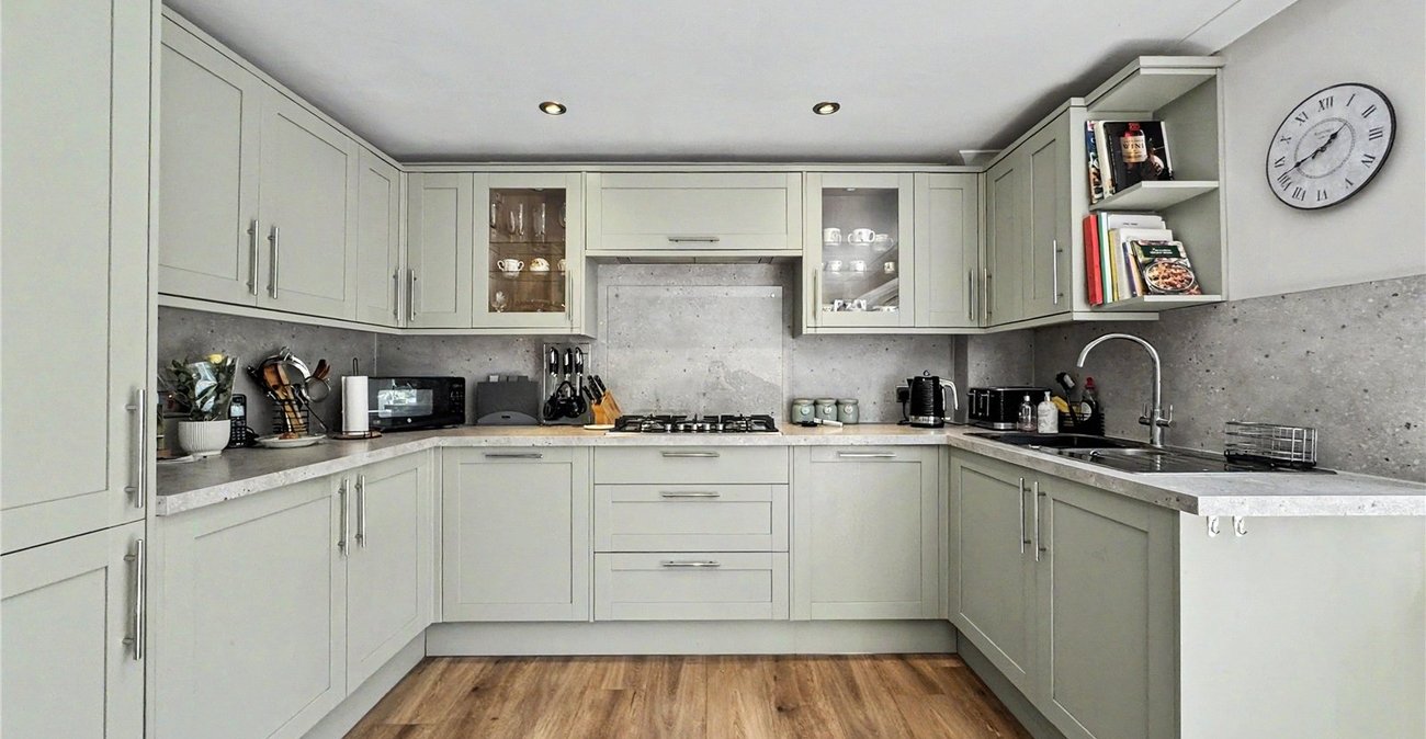 4 bedroom property for sale in Rainham | Robinson Michael & Jackson