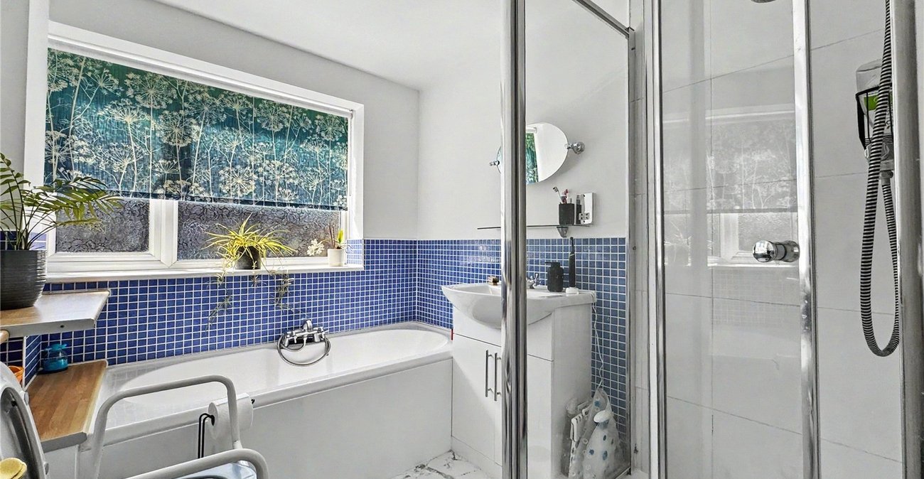 4 bedroom property for sale in Rainham | Robinson Michael & Jackson