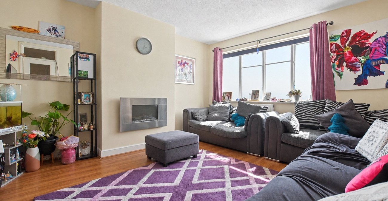 2 bedroom property for sale in Crayford | Robinson Jackson