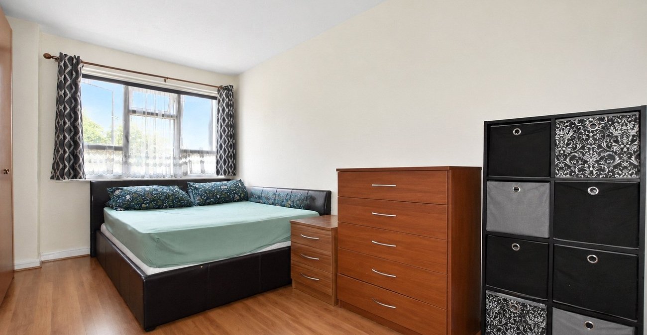 2 bedroom property for sale in Crayford | Robinson Jackson