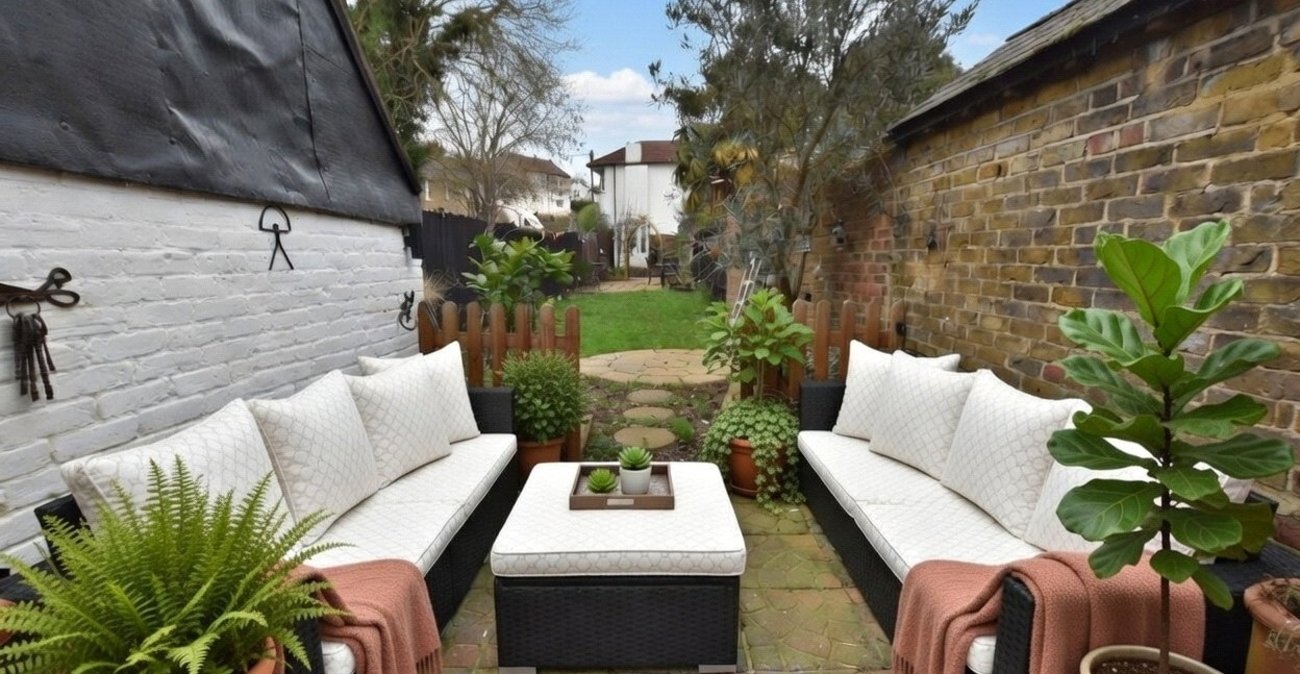 3 bedroom house for sale in Crayford | Robinson Jackson