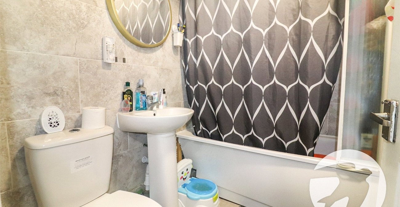 2 bedroom property for sale in Erith | Robinson Jackson