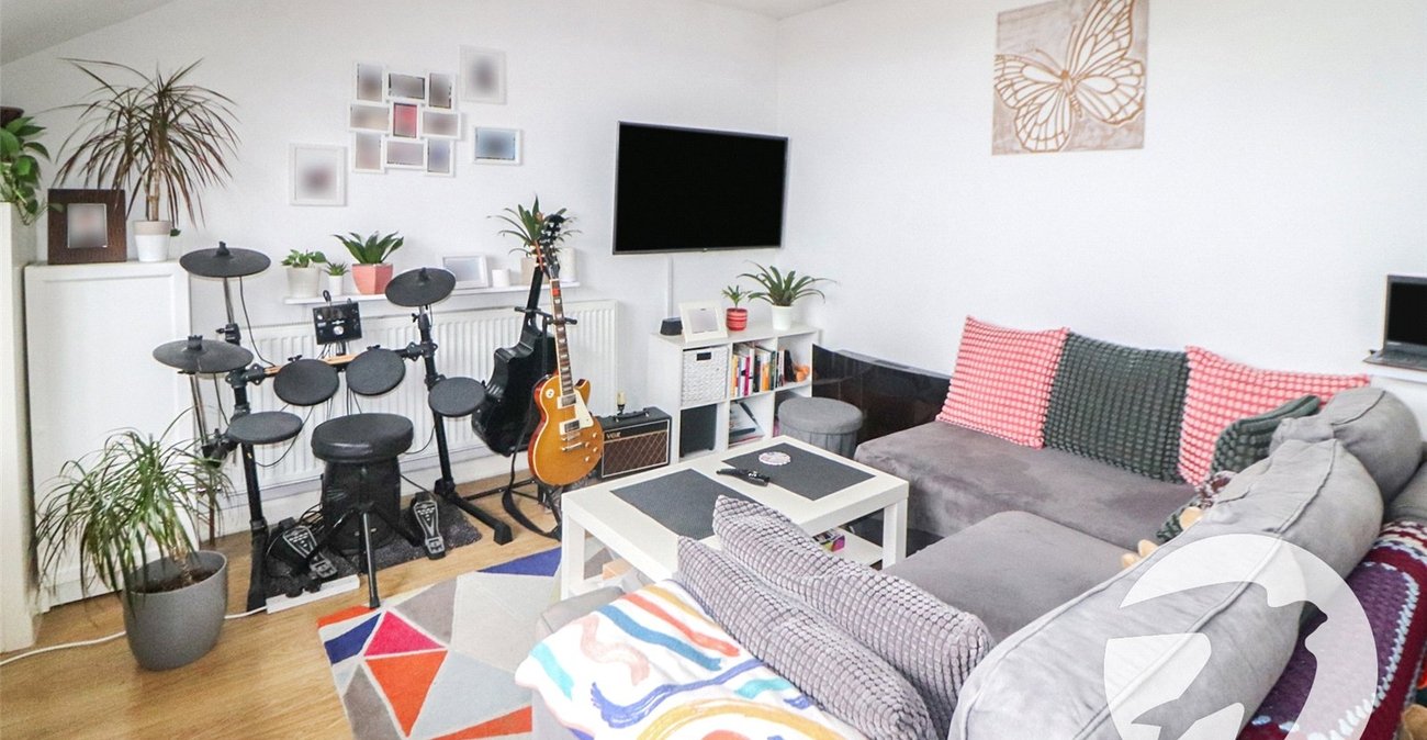 2 bedroom property for sale in Erith | Robinson Jackson