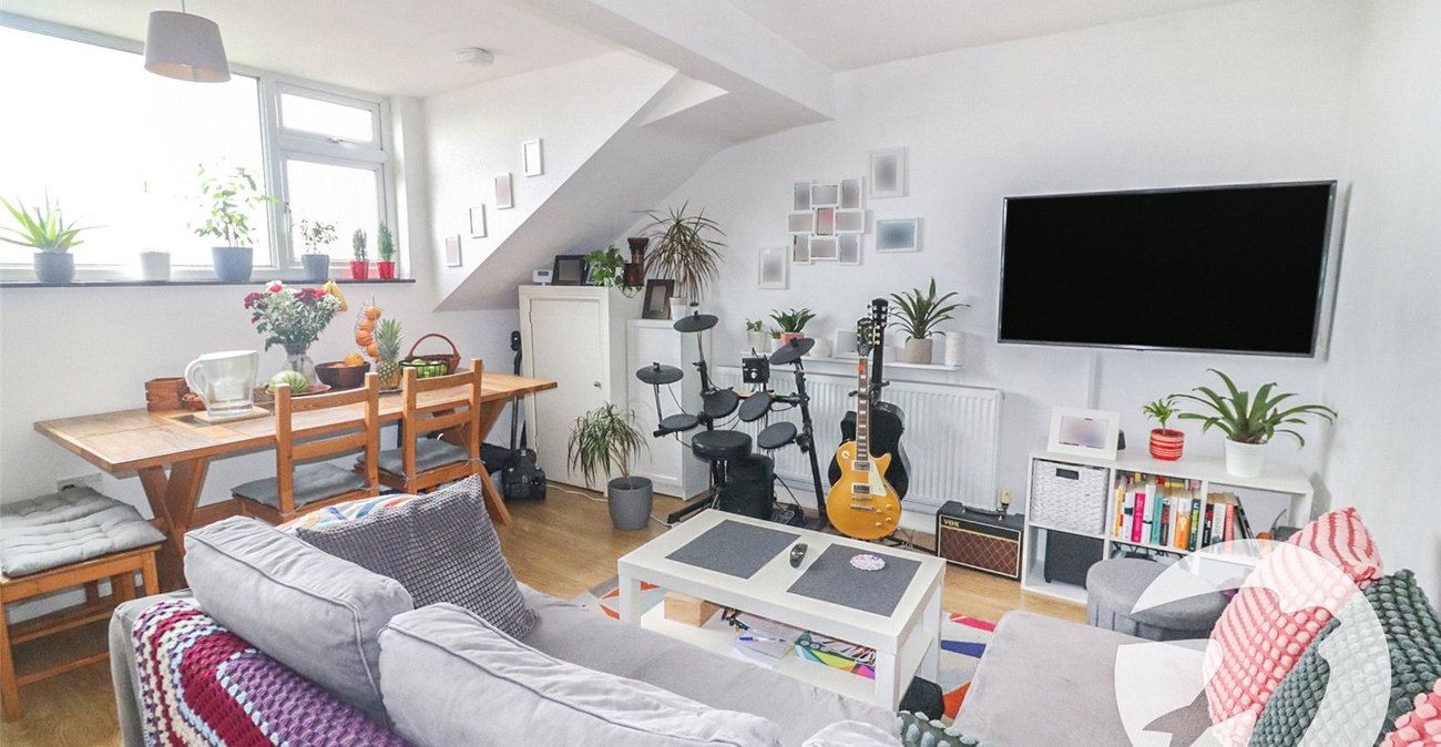 2 bedroom property for sale in Erith | Robinson Jackson