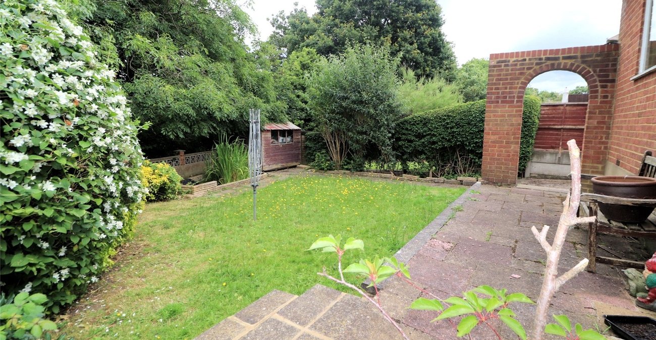 2 bedroom bungalow for sale in Erith | Robinson Jackson