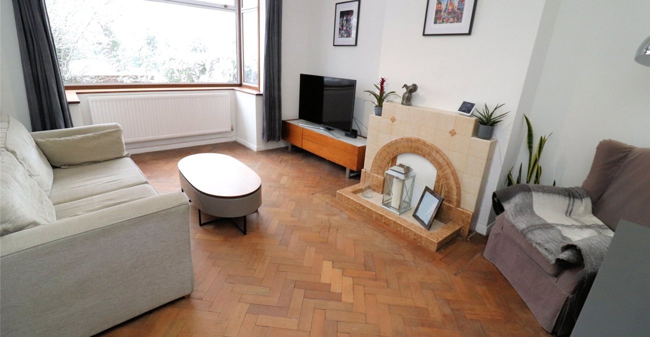 2 bedroom bungalow for sale in Erith | Robinson Jackson