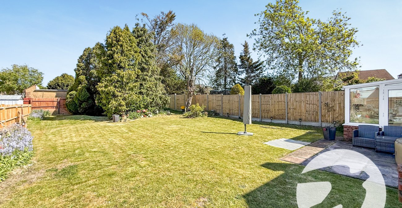 3 bedroom house for sale in London | Robinson Jackson