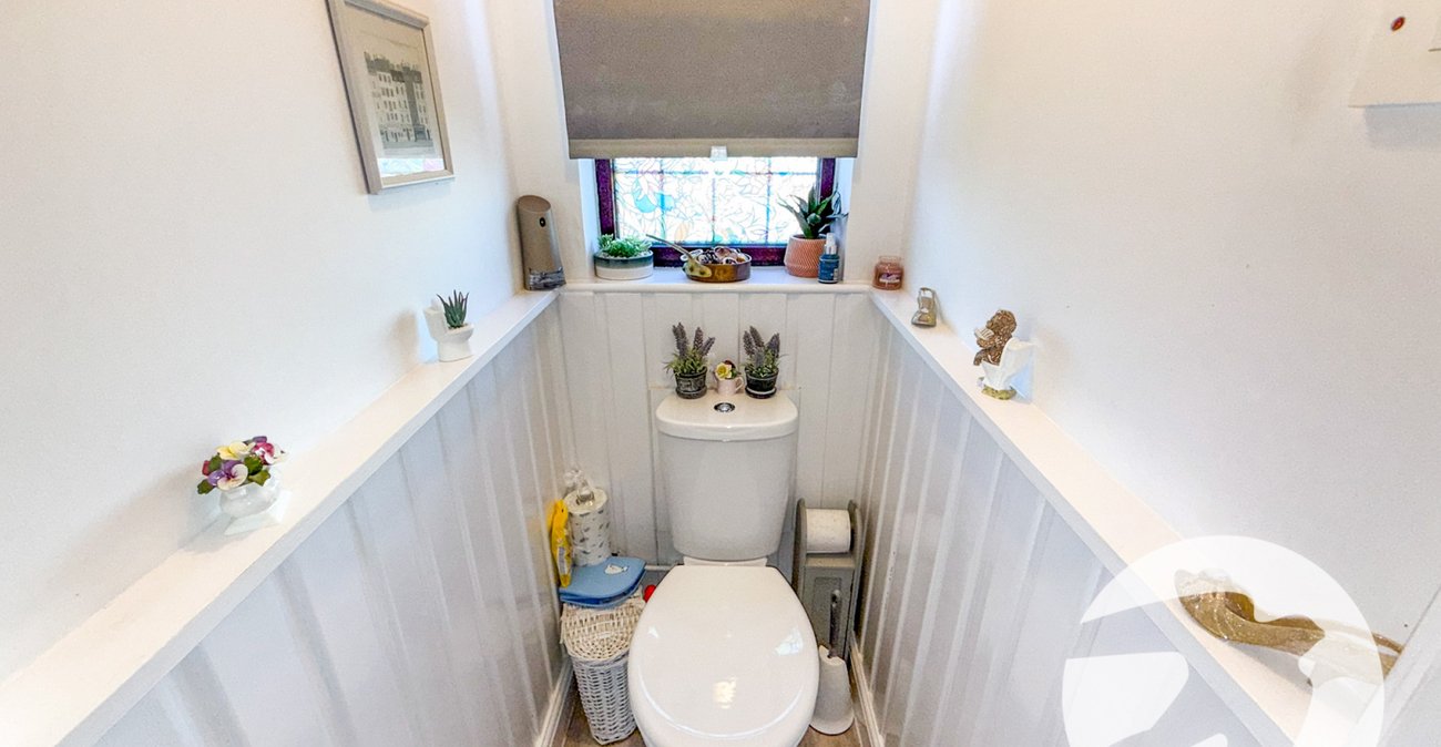 3 bedroom house for sale in London | Robinson Jackson